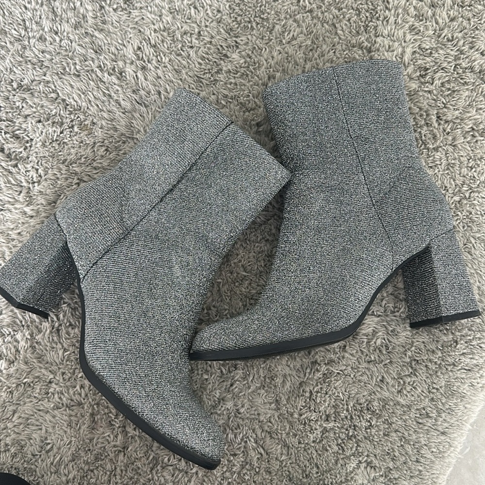 Silver sparkly boots - Picture 2 of 6